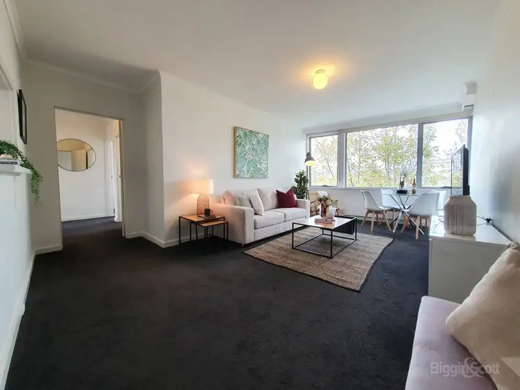 21/2A Robe Street, St Kilda VIC 3182