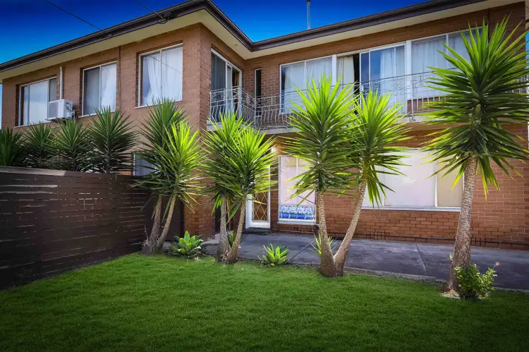 2/2 Hearn Street, Altona North VIC 3025