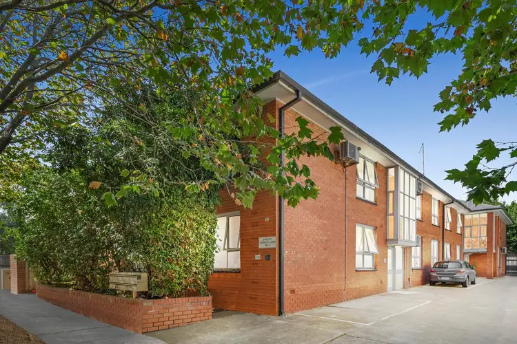 4/11 Tiuna Grove, Elwood VIC 3184
