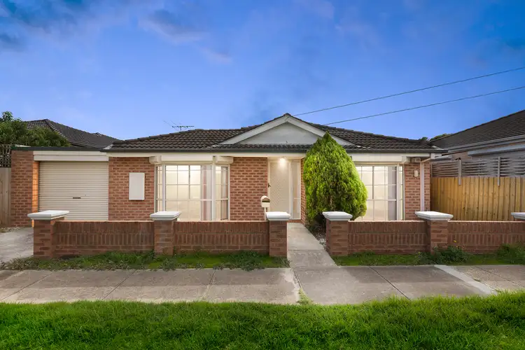 28 Wood Street, Avondale Heights VIC 3034