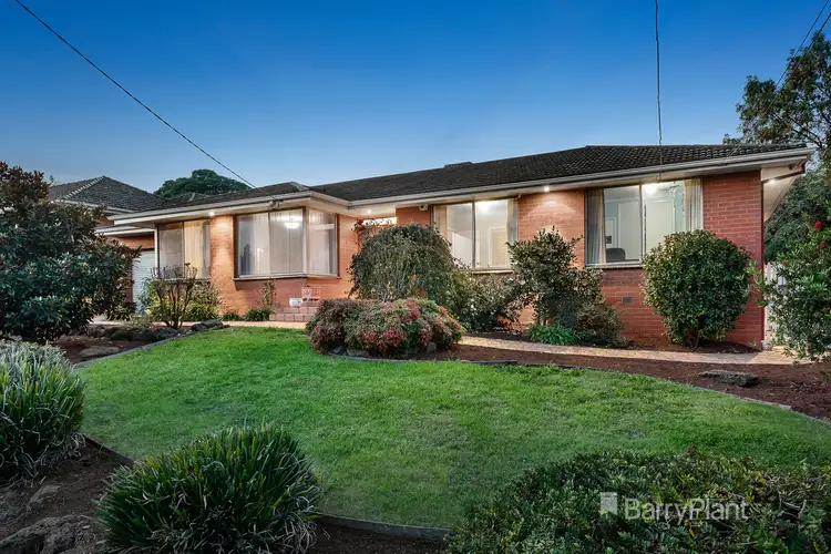 15 Meadowbank Avenue, Doncaster VIC 3108