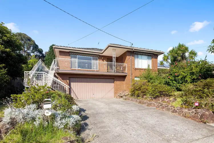 16 Bayley Grove, Doncaster VIC 3108