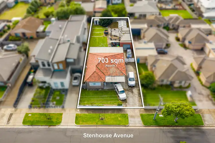 38 Stenhouse Avenue, Brooklyn VIC 3012