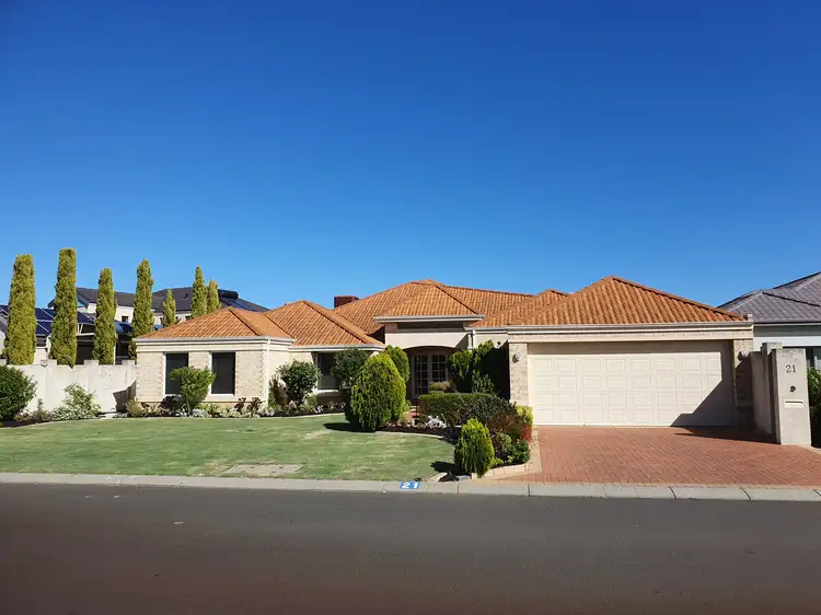 21 Riviera Way, Pelican Point WA 6230