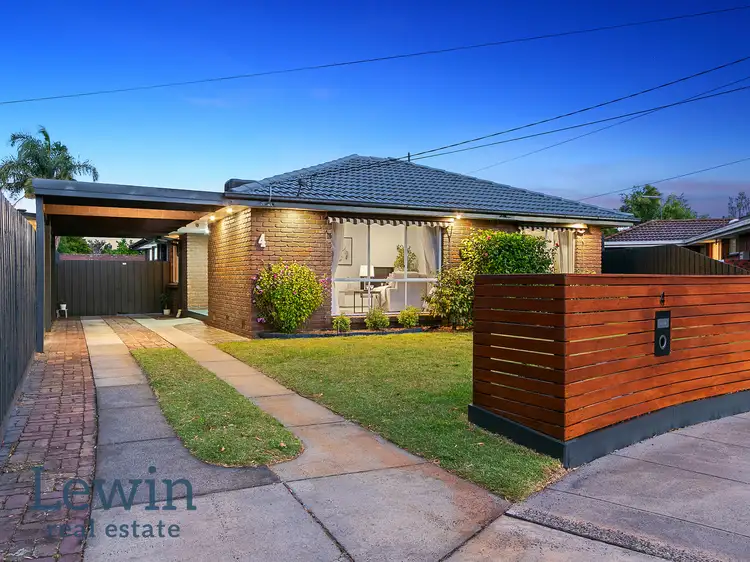 4 Monbulk Court, Cheltenham VIC 3192