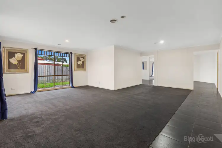 Fifth view of Homely house listing, 21 Wynen Court, Pakenham VIC 3810