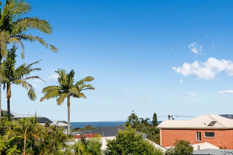 2/29 Bellevue Parade, North Curl Curl NSW 2099