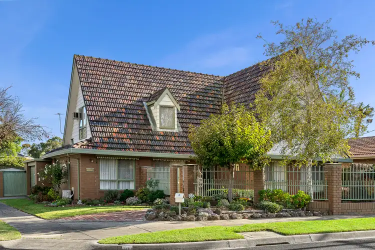 8 Wolbers Road, Dingley Village VIC 3172