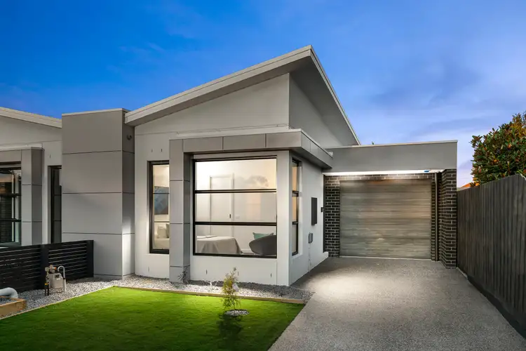 32 Seventh Avenue, Altona North VIC 3025