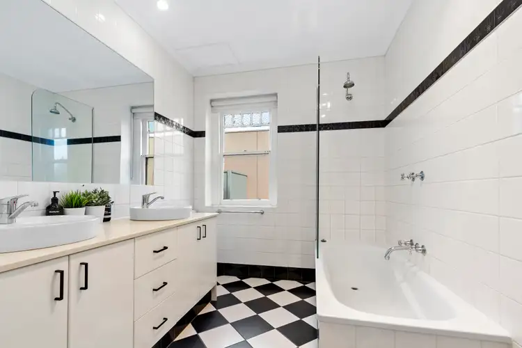 Sixth view of Homely apartment listing, 2/1B Lewisham Road, Prahran VIC 3181