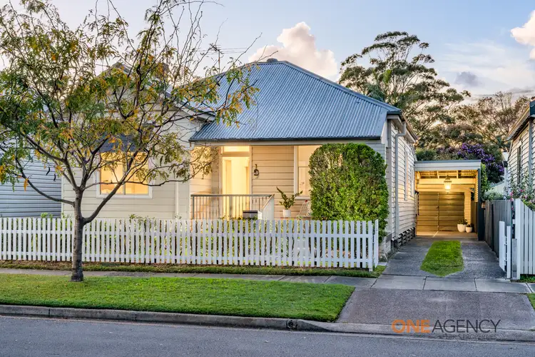 9 Henson Avenue, Mayfield East NSW 2304