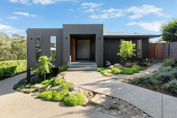16 Lawrance Grove, Portsea VIC 3944