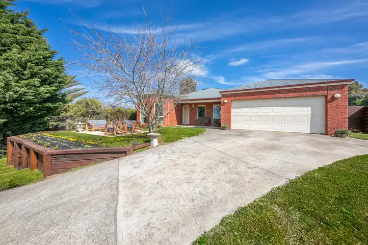 Second view of Homely house listing, 2 Larissa Close, Romsey VIC 3434