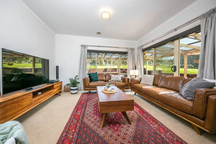 Seventh view of Homely house listing, 2 Larissa Close, Romsey VIC 3434