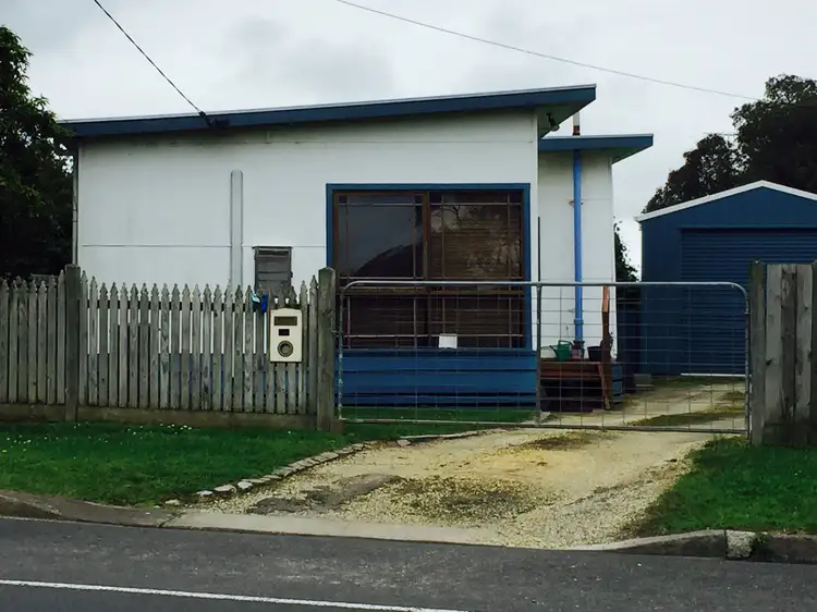 74 Beach Road