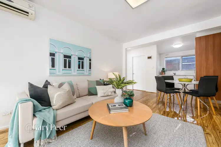 2/25 Lillimur Road, Ormond VIC 3204