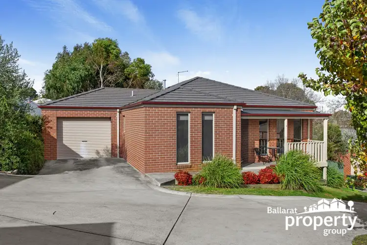 Main view of Homely townhouse listing, 8 Newhaven Close, Mount Pleasant VIC 3350