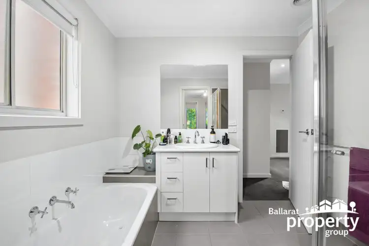 Sixth view of Homely townhouse listing, 8 Newhaven Close, Mount Pleasant VIC 3350