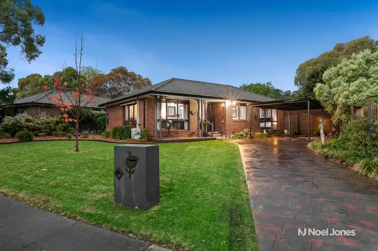 13 Edgewood Court, Wantirna South VIC 3152