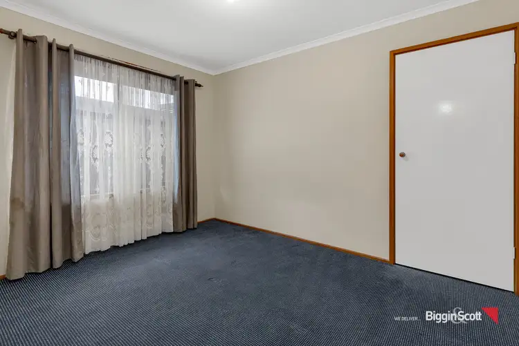 Seventh view of Homely house listing, 1 Lancelot Court, Kings Park VIC 3021