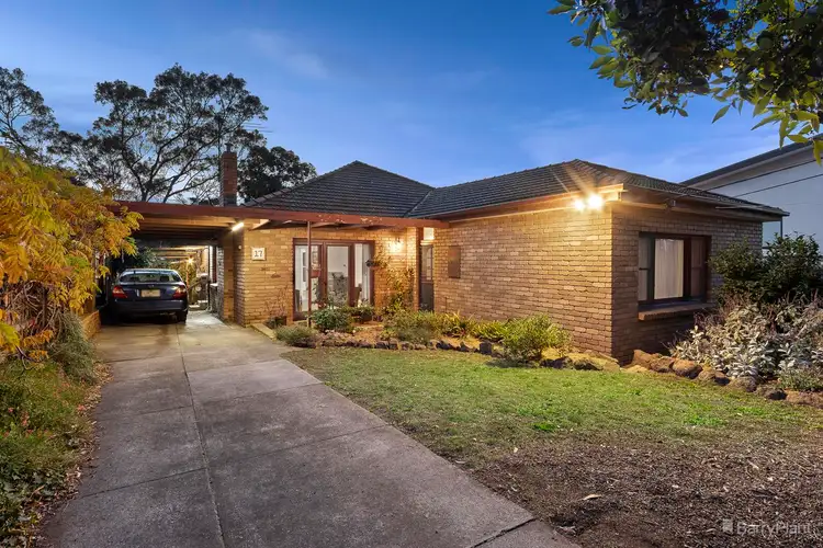 17 Bonnie Doone Street, Briar Hill VIC 3088