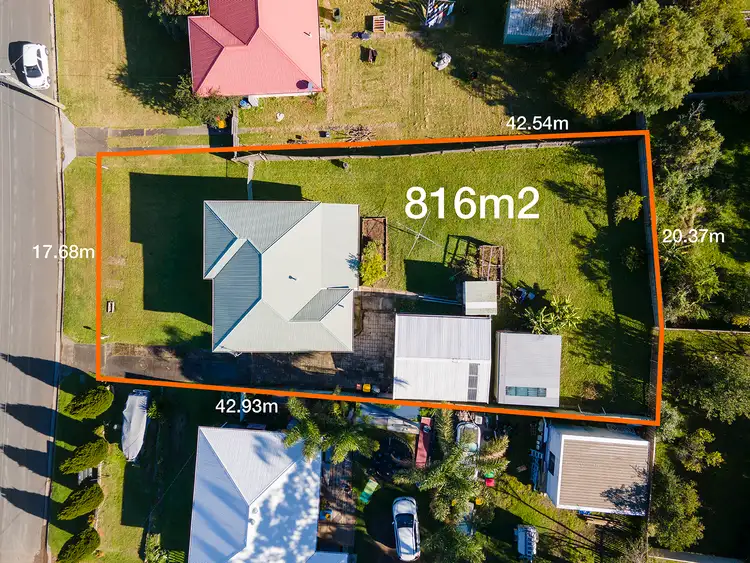 38 Carr Parade, Unanderra NSW 2526