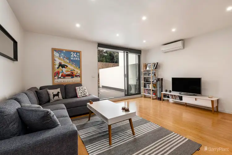 Second view of Homely apartment listing, 2/194 Manningham Road, Bulleen VIC 3105