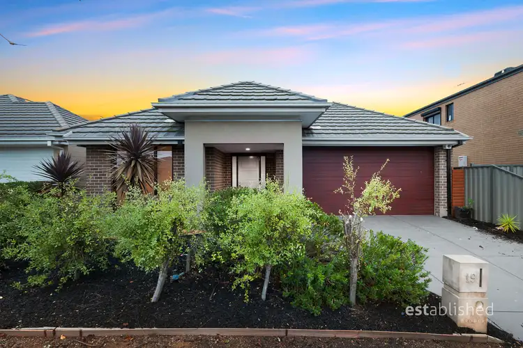 19 Fremantle Close, Point Cook VIC 3030