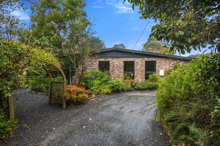 17 Bruce Street, Macedon VIC 3440