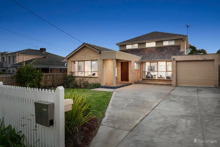 17 Marjorie Close, Bulleen VIC 3105