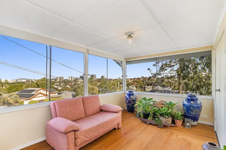 32 Gregory Street, Toowong QLD 4066