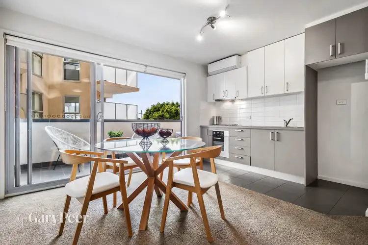 Third view of Homely apartment listing, 4/10-12 Woorayl Street, Carnegie VIC 3163
