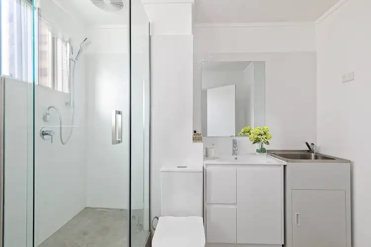 Fifth view of Homely flat listing, 4/82 Burwood Highway, Burwood East VIC 3151