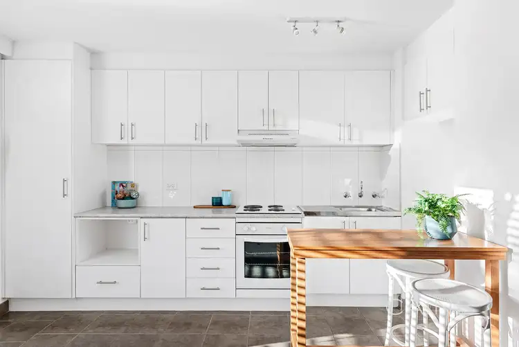 Fifth view of Homely apartment listing, 6/34 Neill Street, Carlton VIC 3053