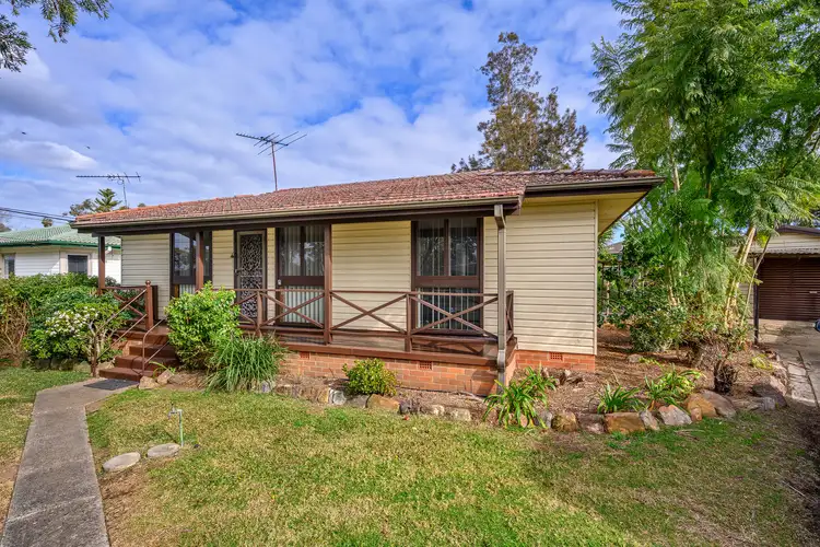 24 Mariana Crescent, Lethbridge Park NSW 2770