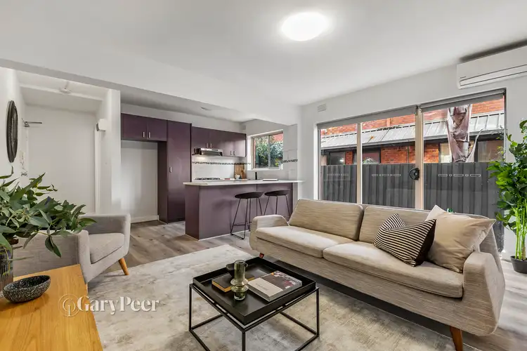 2/35 Carlisle Street, St Kilda VIC 3182