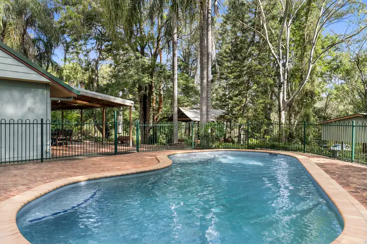 16 Third Avenue, Barellan Point QLD 4306