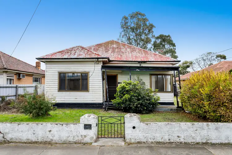 Main view of Homely house listing, 2 Primula Avenue, Brooklyn VIC 3012