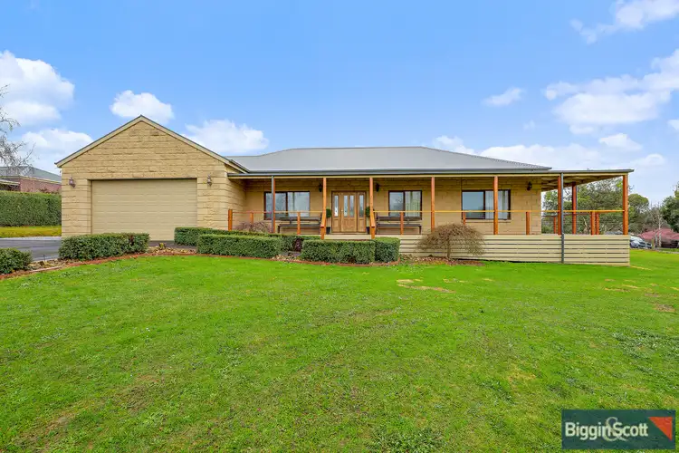 10 Robin Hood Way, Drouin VIC 3818