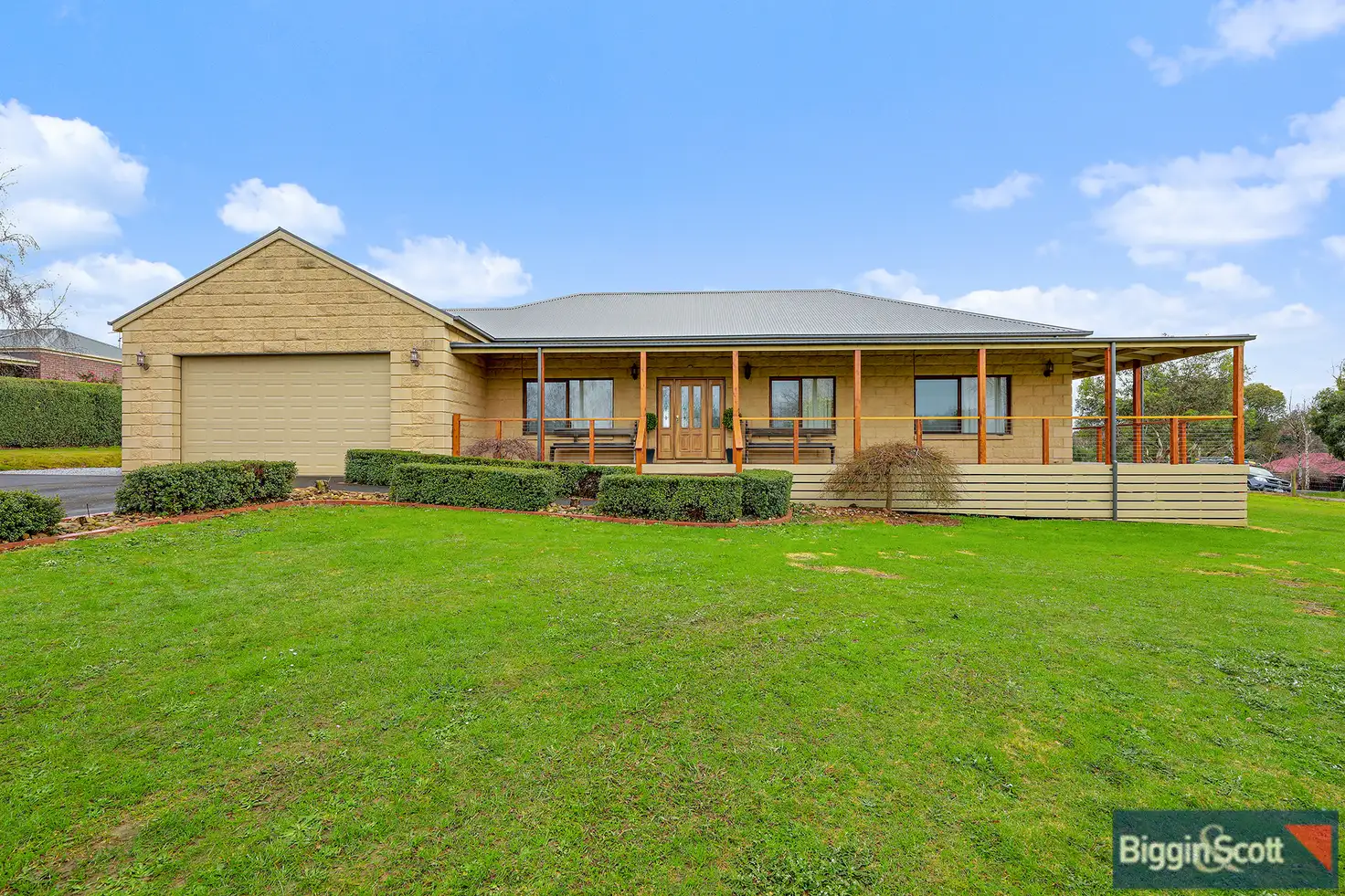 Main view of Homely house listing, 10 Robin Hood Way, Drouin VIC 3818