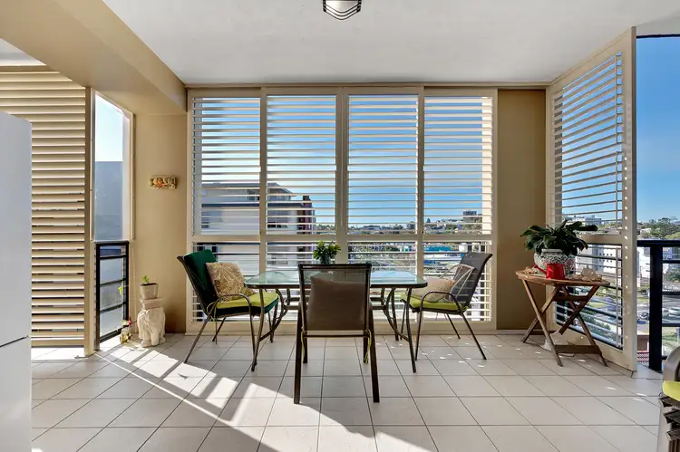 27/11 Grosvenor Road, Indooroopilly QLD 4068