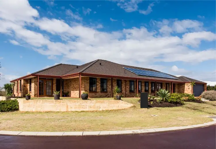 16 Nepean Turn, Millbridge WA 6232