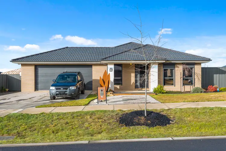 6 Casuarina Drive, Romsey VIC 3434