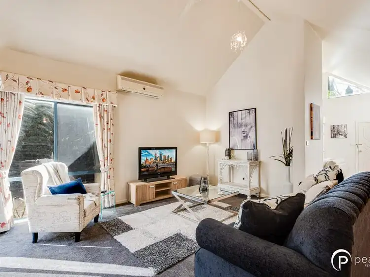 8 Normanton Place, Berwick VIC 3806