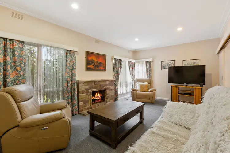 Fifth view of Homely house listing, 8 Lauriston Court, Ringwood VIC 3134