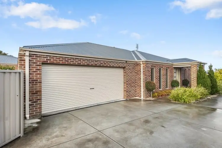 2/3 Ilvia Way, Sebastopol VIC 3356