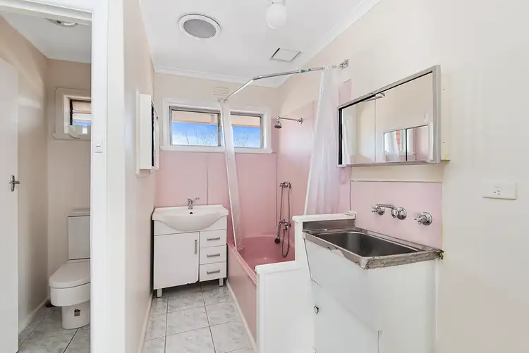 Sixth view of Homely unit listing, 4/8 Thorndon Drive, St Albans VIC 3021