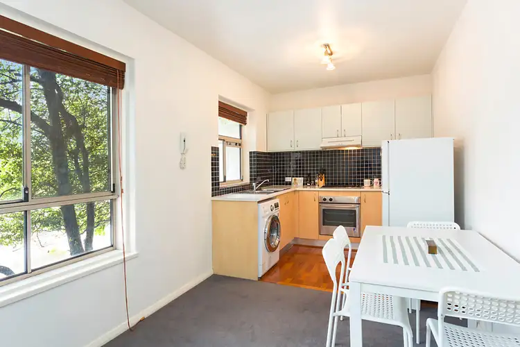 8/14 Hutton Street, Thornbury VIC 3071