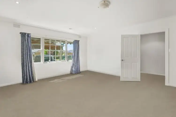 Sixth view of Homely house listing, 1/47 Pauls Crescent, Wendouree VIC 3355