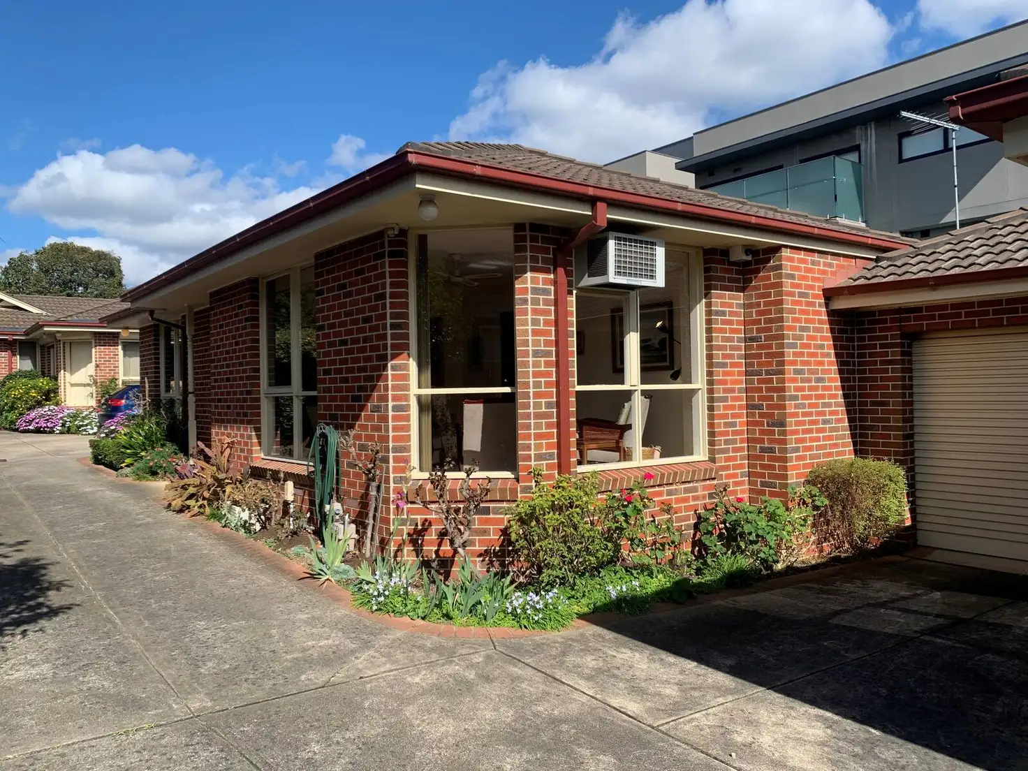 Main view of Homely unit listing, 2/33 Bourke Street, Ringwood VIC 3134